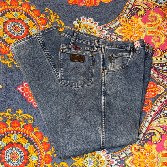 Wrangler Other - Wrangler Relaxed Fit 31MWZGK Jeans